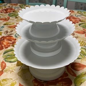 3 tier stands can be separated